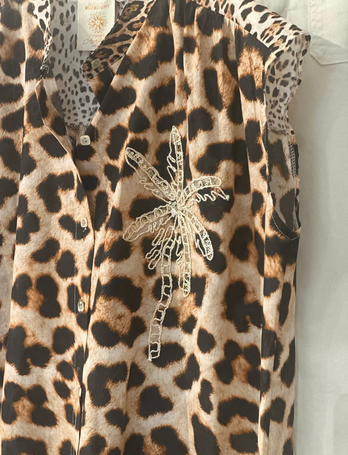 KortĂ€rmad blus Leo Palm đŽ 50% rabatt