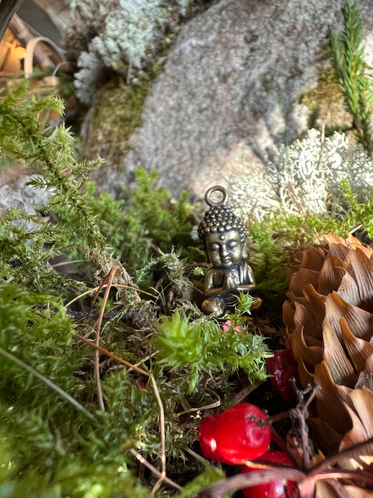 Buddha hÀnge i mÀssing