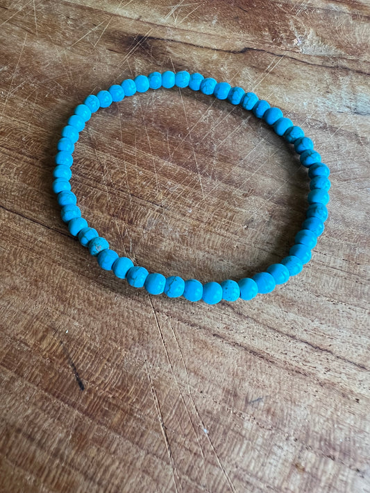 Turkos Howlit - armband 4 mm