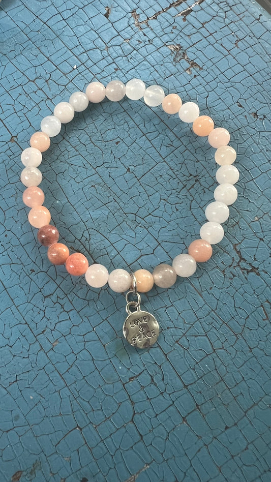 Månsten armband 6 mm - Love & Peace