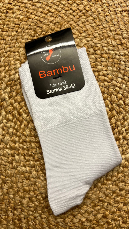 Bambustrumpor med lös resår stl 39-42 Vit